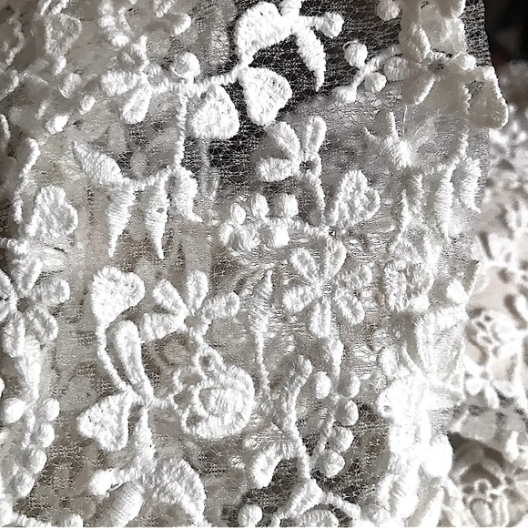 ALICE + OLIVIA Lace Skirt - Picture 4 of 7